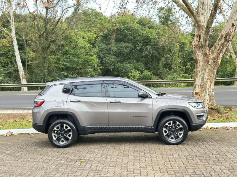 JEEP - COMPASS - 2017/2017 - Cinza - R$ 107.900,00