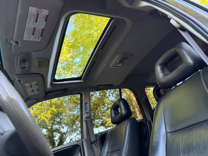 CHEVROLET - TRACKER - 2008/2008 - Preta - R$ 58.900,00