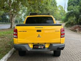 MITSUBISHI - L200 TRITON - 2021/2022 - Amarela - R$ 199.900,00