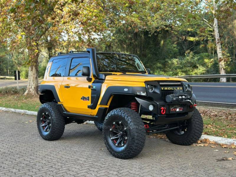 TROLLER - T4 - 2015/2016 - Amarela - R$ 229.900,00