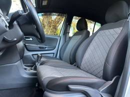 VOLKSWAGEN - FOX - 2021/2021 - Branca - R$ 69.900,00