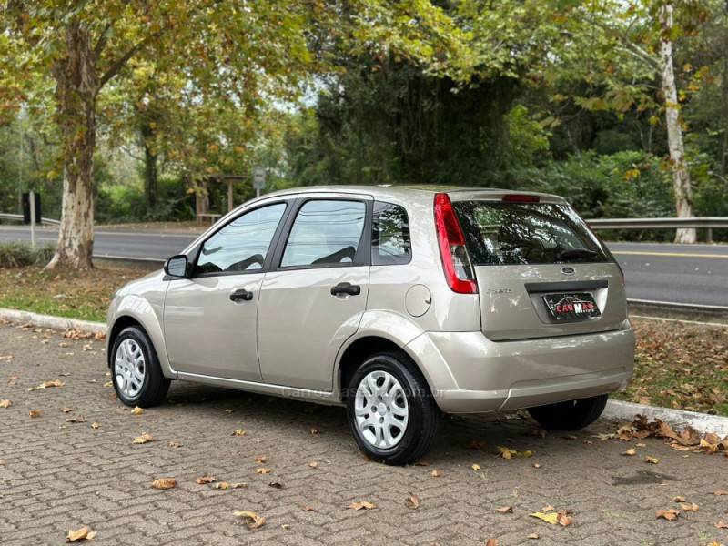 FORD - FIESTA - 2011/2011 - Prata - R$ 35.900,00
