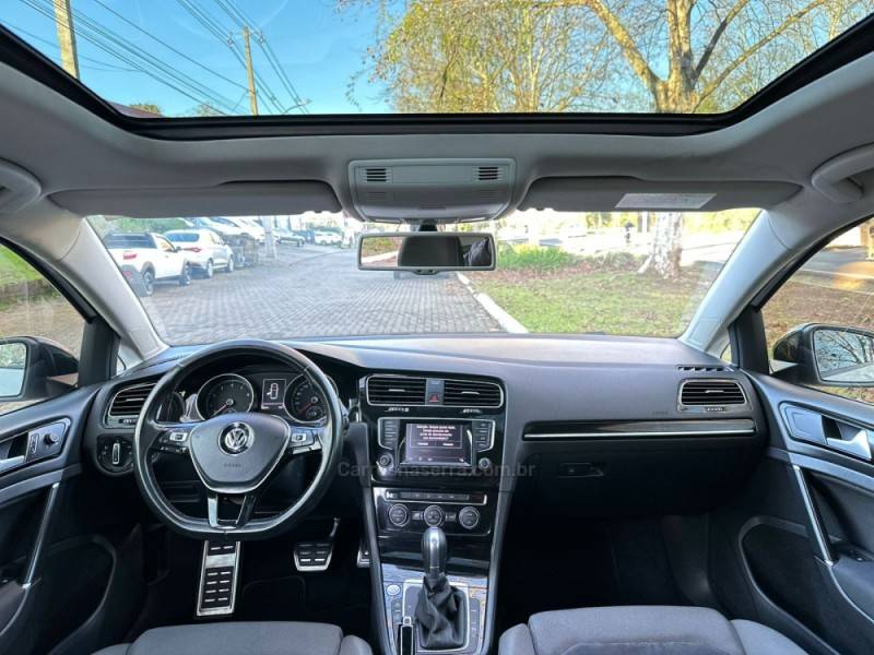 VOLKSWAGEN - GOLF - 2015/2015 - Branca - R$ 87.900,00