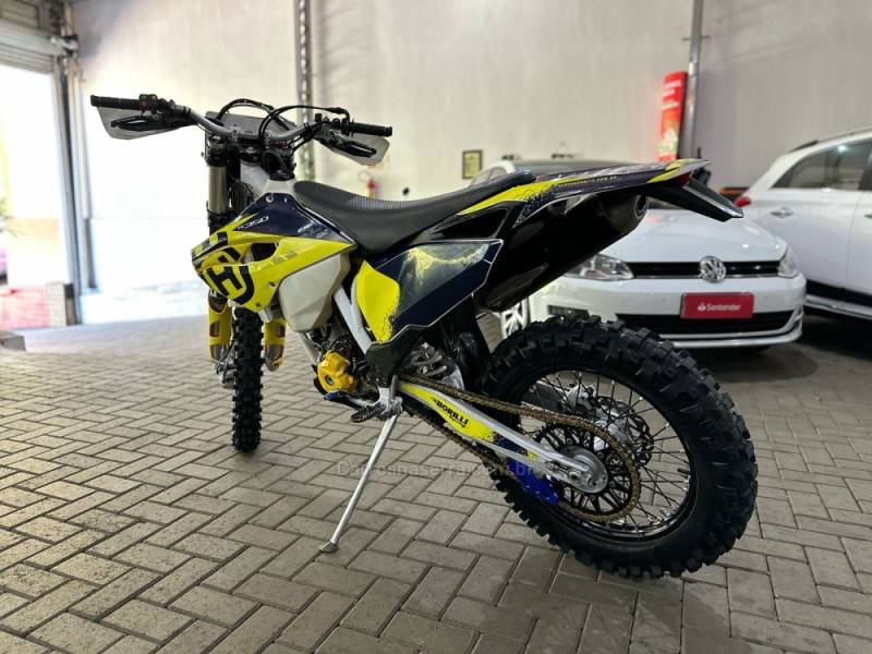 HUSQVARNA - FE - 2015/2015 - Branca - R$ 40.900,00