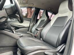 CHEVROLET - ONIX - 2022/2023 - Branca - R$ 78.900,00