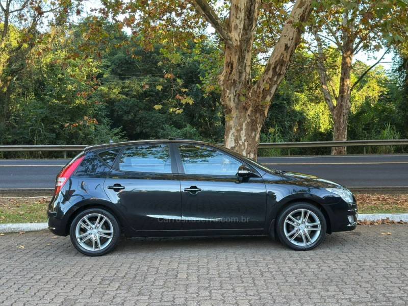HYUNDAI - I30 - 2009/2010 - Preta - R$ 49.900,00
