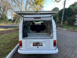 VOLKSWAGEN - KOMBI - 2013/2014 - Branca - R$ 58.900,00