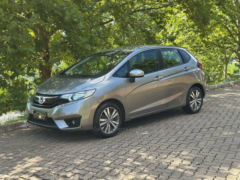 HONDA - FIT - 2015/2016 - Cinza - R$ 69.900,00