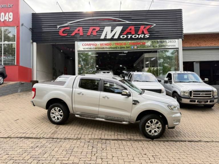 FORD - RANGER - 2017/2017 - Prata - R$ 125.900,00