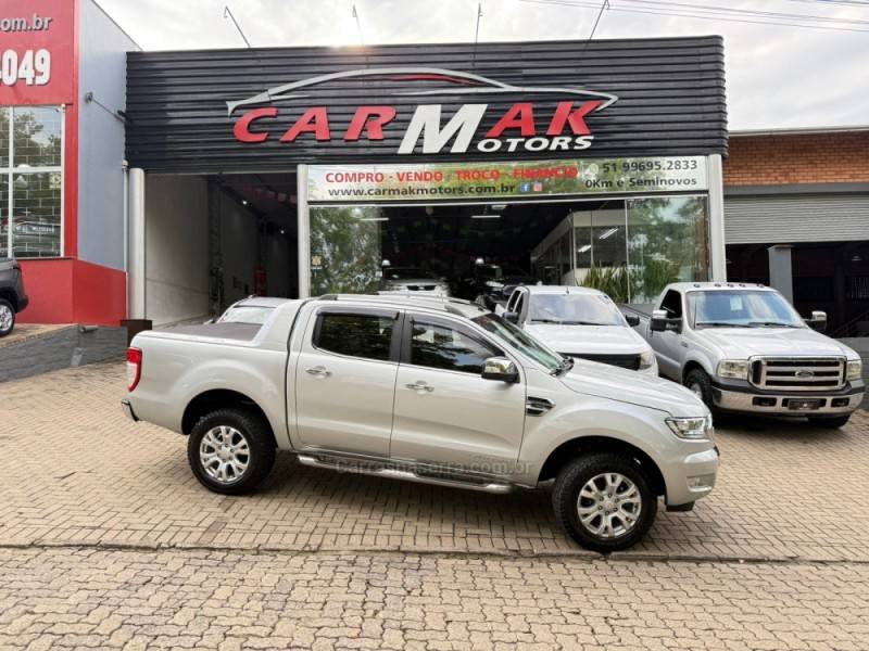 FORD - RANGER - 2017/2017 - Prata - R$ 125.900,00
