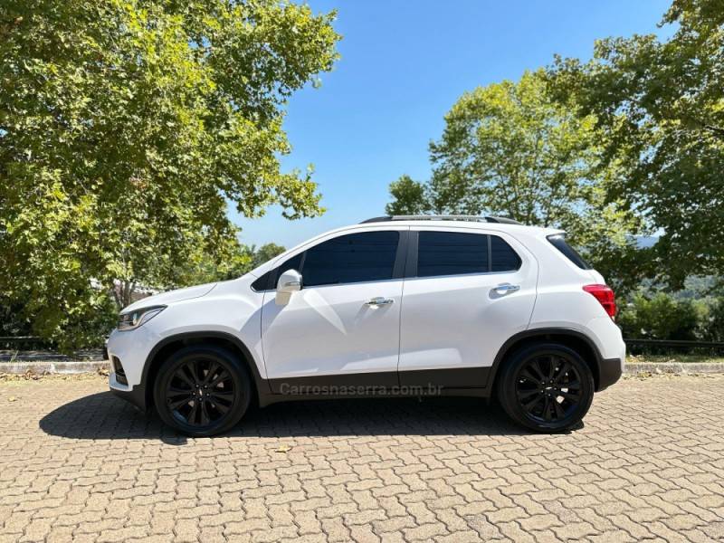 CHEVROLET - TRACKER - 2018/2019 - Branca - R$ 95.900,00