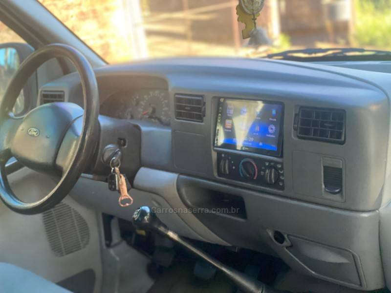 FORD - F-250 - 2001/2001 - Branca - R$ 139.900,00