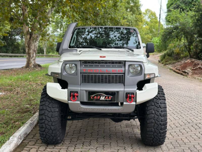TROLLER - T4 - 2017/2018 - Branca - R$ 205.900,00
