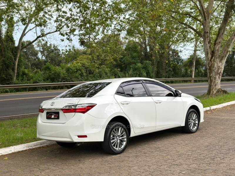 TOYOTA - COROLLA - 2019/2019 - Branca - R$ 95.900,00
