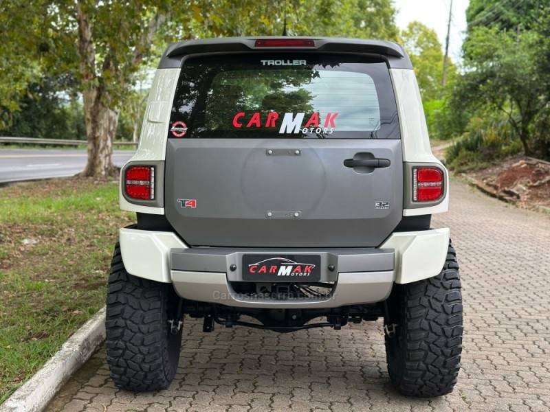 TROLLER - T4 - 2017/2018 - Branca - R$ 205.900,00
