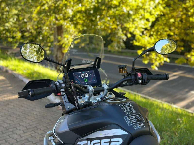 TRIUMPH - TIGER 900 RALLY ARAGÓN - 2023/2024 - Preta - R$ 72.900,00