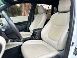 TOYOTA - COROLLA - 2021/2022 - Branca - R$ 146.900,00
