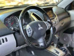 MITSUBISHI - L200 TRITON - 2014/2015 - Verde - R$ 129.900,00