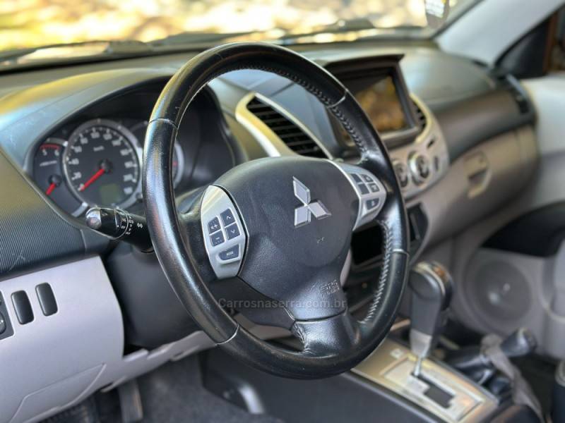 MITSUBISHI - L200 TRITON - 2014/2015 - Verde - R$ 129.900,00