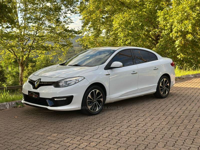 RENAULT - FLUENCE - 2015/2016 - Branca - R$ 72.900,00
