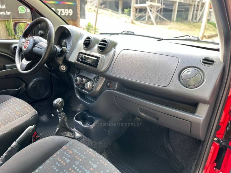 FIAT - UNO - 2012/2013 - Vermelha - R$ 35.900,00