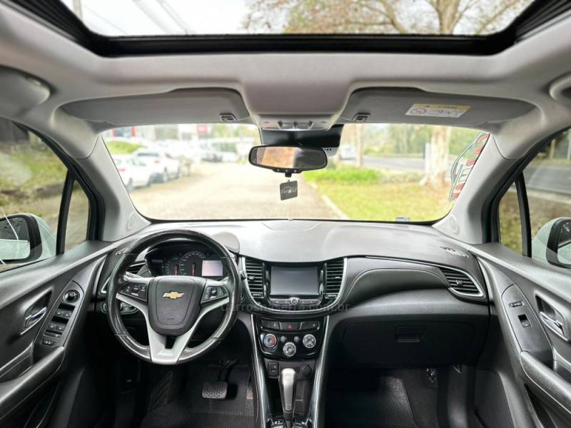 CHEVROLET - TRACKER - 2018/2019 - Branca - R$ 95.900,00