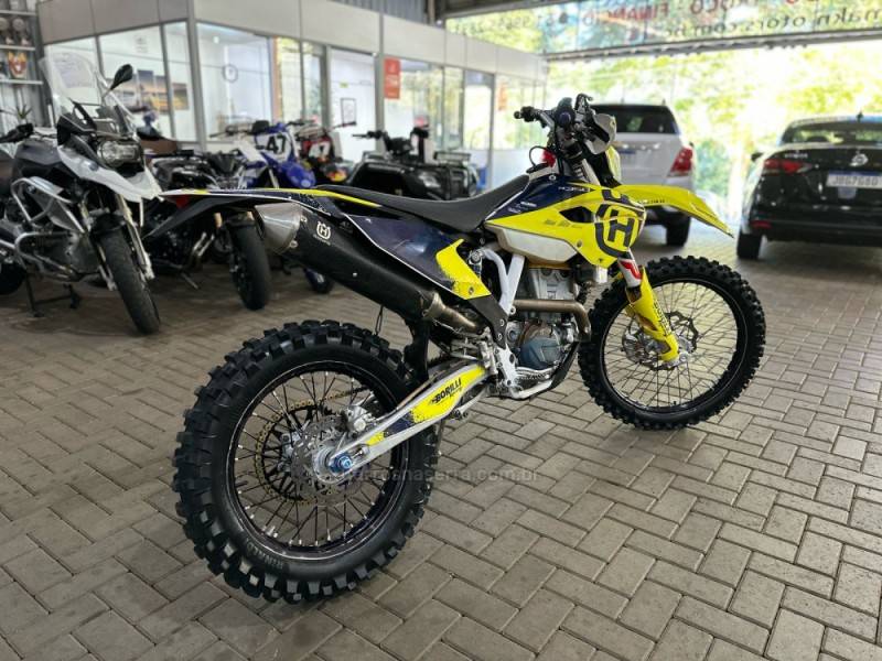 HUSQVARNA - FE - 2015/2015 - Branca - R$ 40.900,00