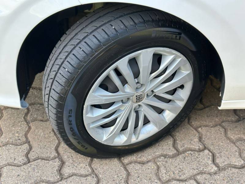 FIAT - CRONOS - 2022/2023 - Branca - R$ 87.900,00