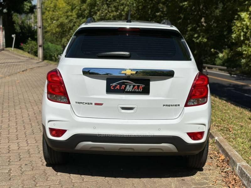 CHEVROLET - TRACKER - 2018/2019 - Branca - R$ 95.900,00