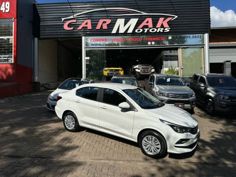 FIAT - CRONOS - 2022/2023 - Branca - R$ 87.900,00