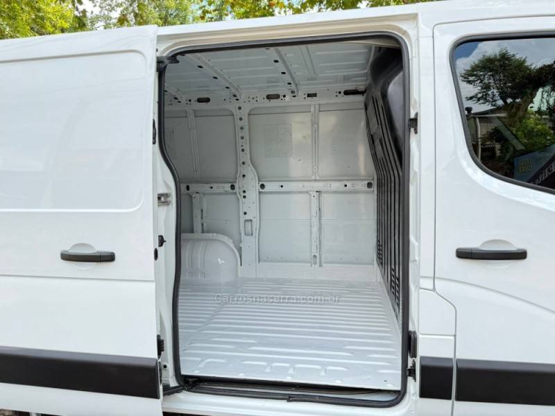 RENAULT - MASTER - 2019/2020 - Branca - R$ 157.900,00