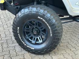 TROLLER - T4 - 2011/2011 - Prata - R$ 129.900,00