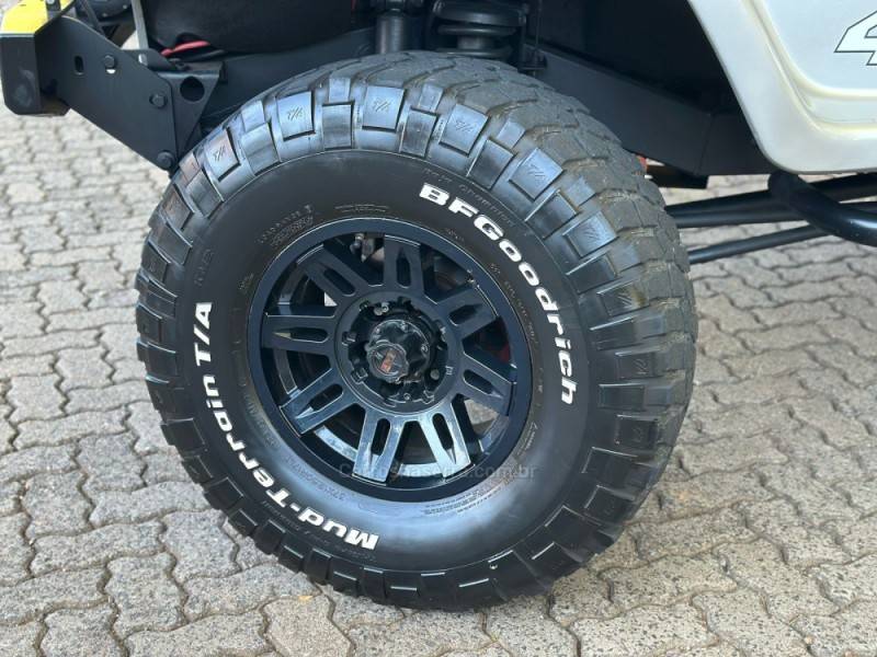 TROLLER - T4 - 2011/2011 - Prata - R$ 129.900,00