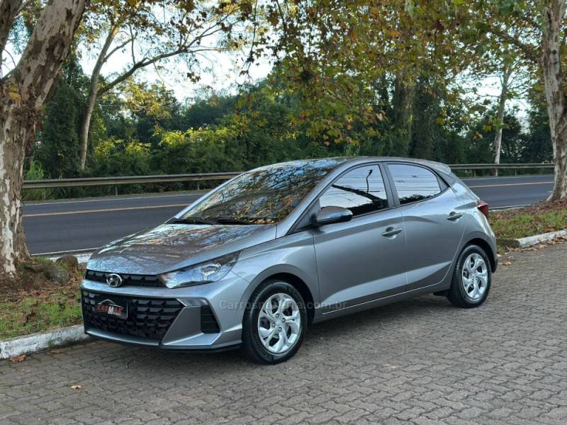 HYUNDAI - HB20 - 2022/2023 - Cinza - R$ 69.900,00