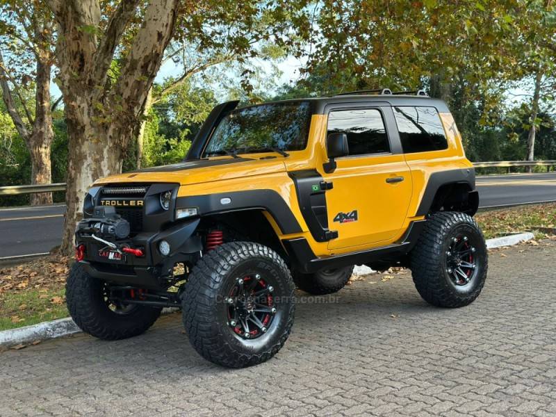 TROLLER - T4 - 2015/2016 - Amarela - R$ 229.900,00