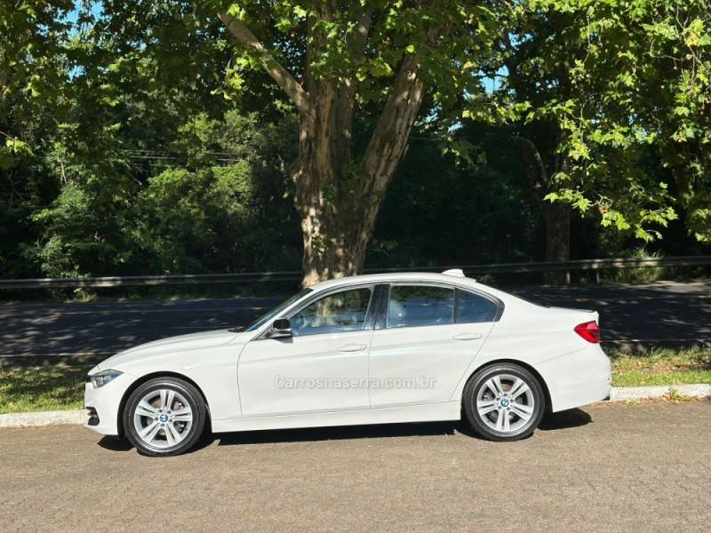 BMW - 320I - 2016/2017 - Branca - R$ 125.900,00