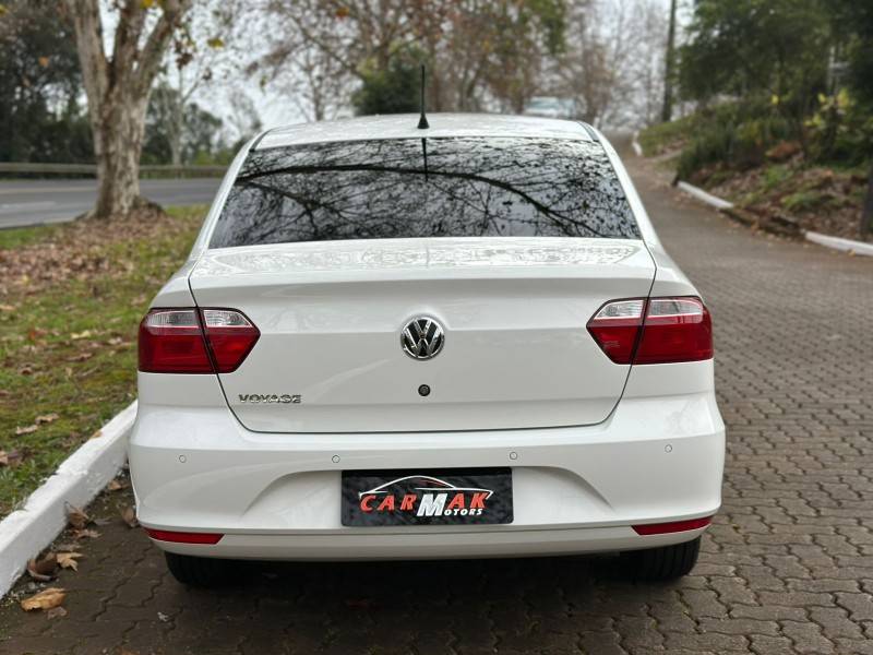 VOLKSWAGEN - VOYAGE - 2017/2018 - Branca - R$ 53.900,00