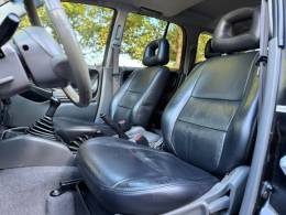 CHEVROLET - TRACKER - 2008/2008 - Preta - R$ 58.900,00