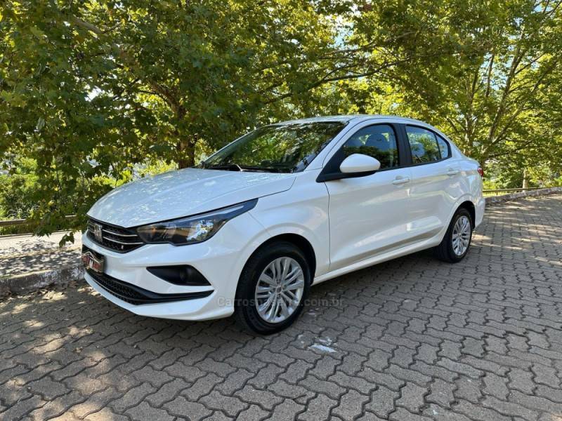 FIAT - CRONOS - 2022/2023 - Branca - R$ 87.900,00
