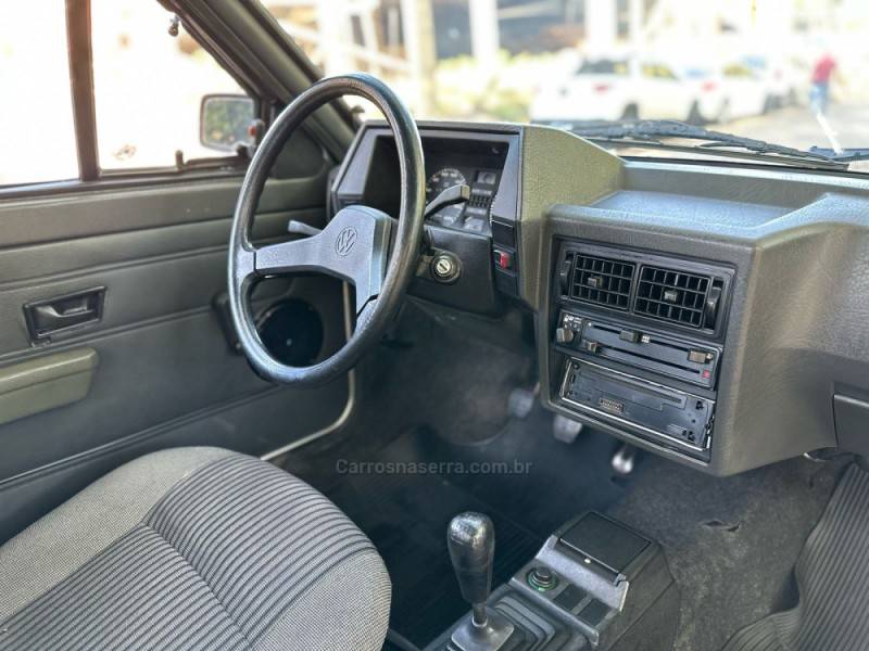 VOLKSWAGEN - SAVEIRO - 1993/1994 - Prata - R$ 38.900,00