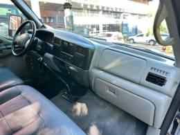 FORD - F-250 - 2010/2010 - Prata - R$ 169.900,00