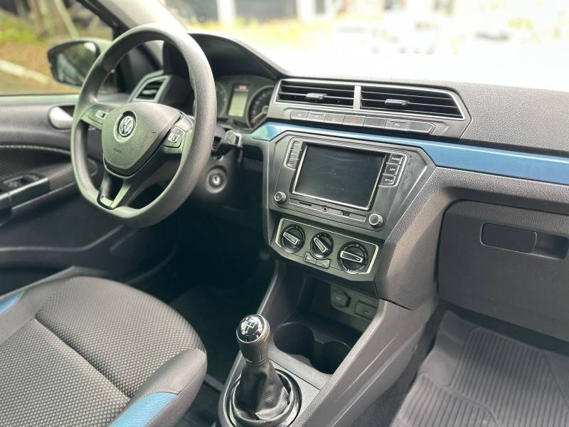 VOLKSWAGEN - VOYAGE - 2017/2018 - Branca - R$ 53.900,00