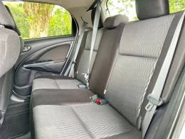 TOYOTA - ETIOS - 2019/2020 - Branca - R$ 72.900,00