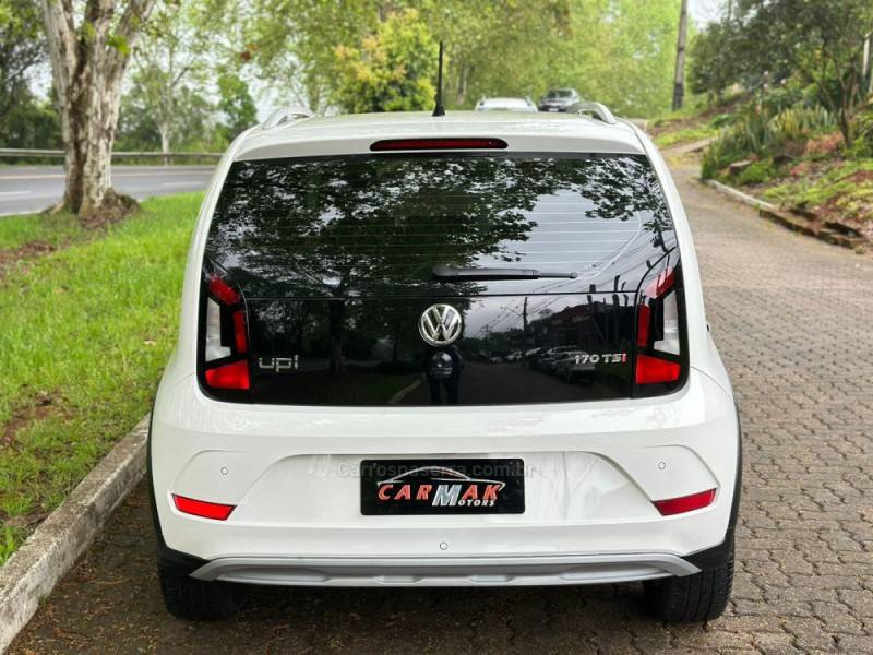 VOLKSWAGEN - UP - 2020/2020 - Branca - R$ 68.900,00