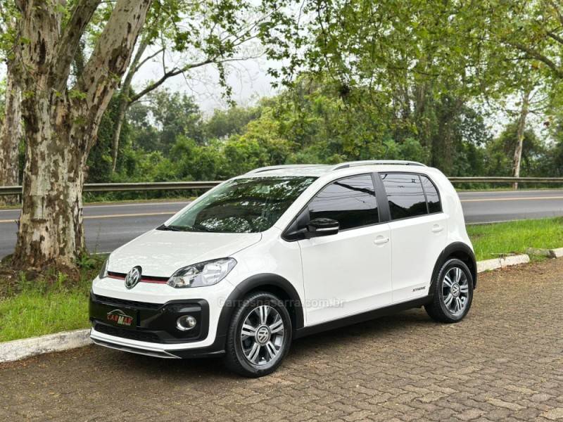 VOLKSWAGEN - UP - 2020/2020 - Branca - R$ 68.900,00