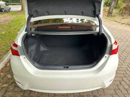 TOYOTA - COROLLA - 2017/2017 - Branca - R$ 95.900,00