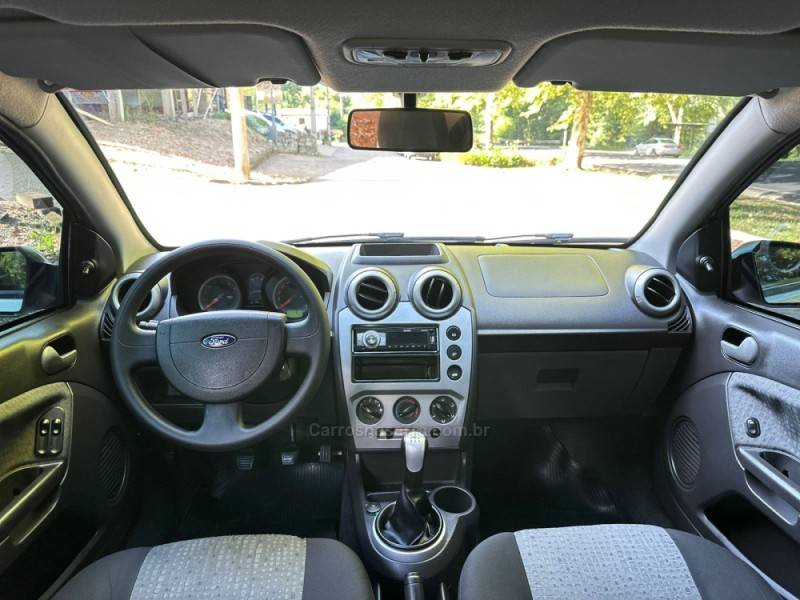 FORD - FIESTA - 2012/2013 - Branca - R$ 35.900,00