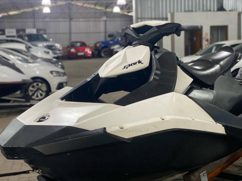 SEADOO - JET SKI - 2013/2014 - Branca - R$ 42.900,00