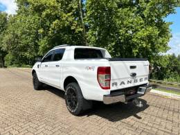 FORD - RANGER - 2016/2017 - Branca - R$ 142.900,00