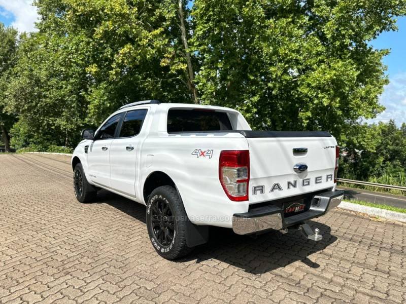 FORD - RANGER - 2016/2017 - Branca - R$ 142.900,00